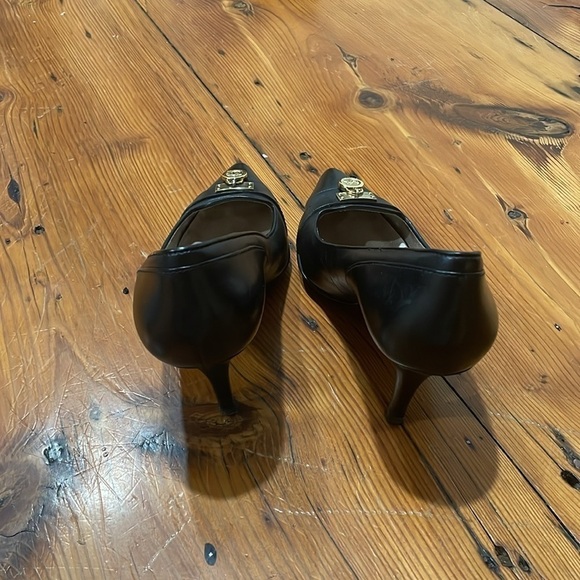 Michael Kors Close Toes Pointed heels with logo - Picture 3 of 9